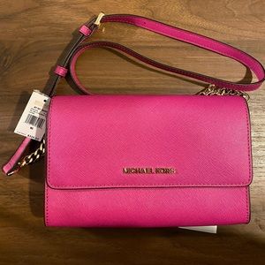 Michael Kors Jet Set Travel Clutch/Crossbody in Fuschia